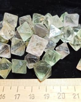 Флюарит кристалл 025