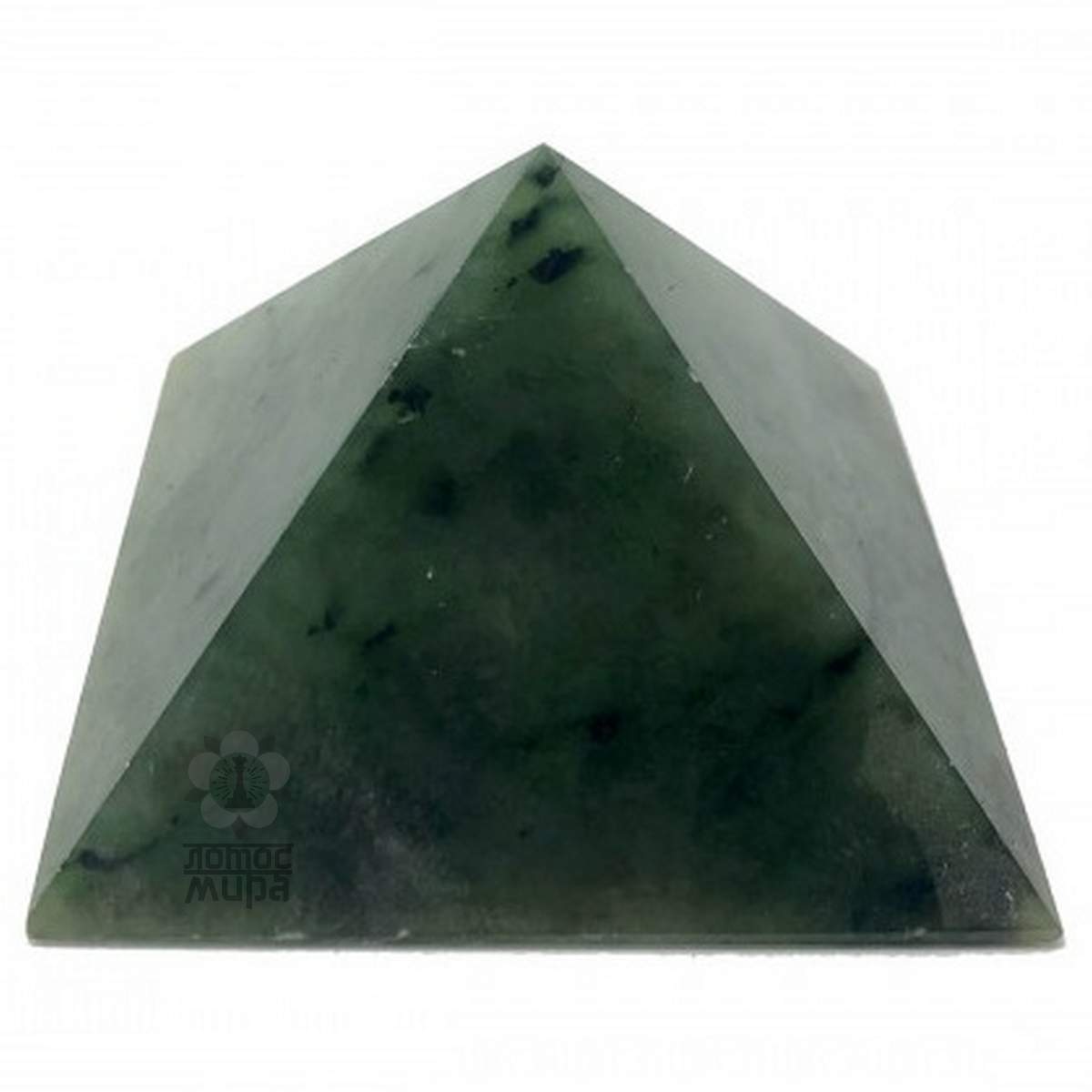 Нефрит пирамида 3,5см 0500