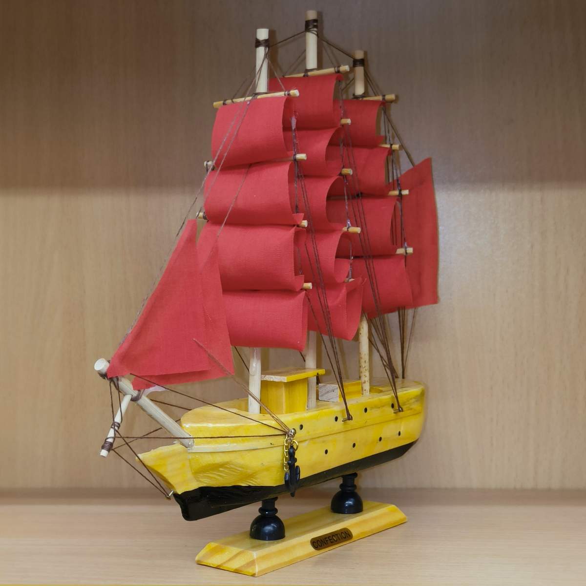 Корабель «Червоні Вітрила» 0500