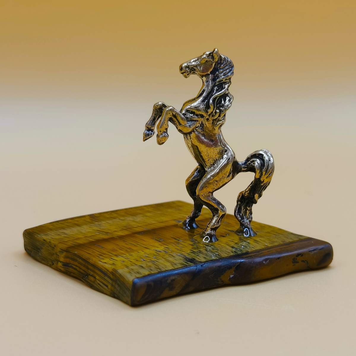 Бронза Конячка на камінці фігурка 01100