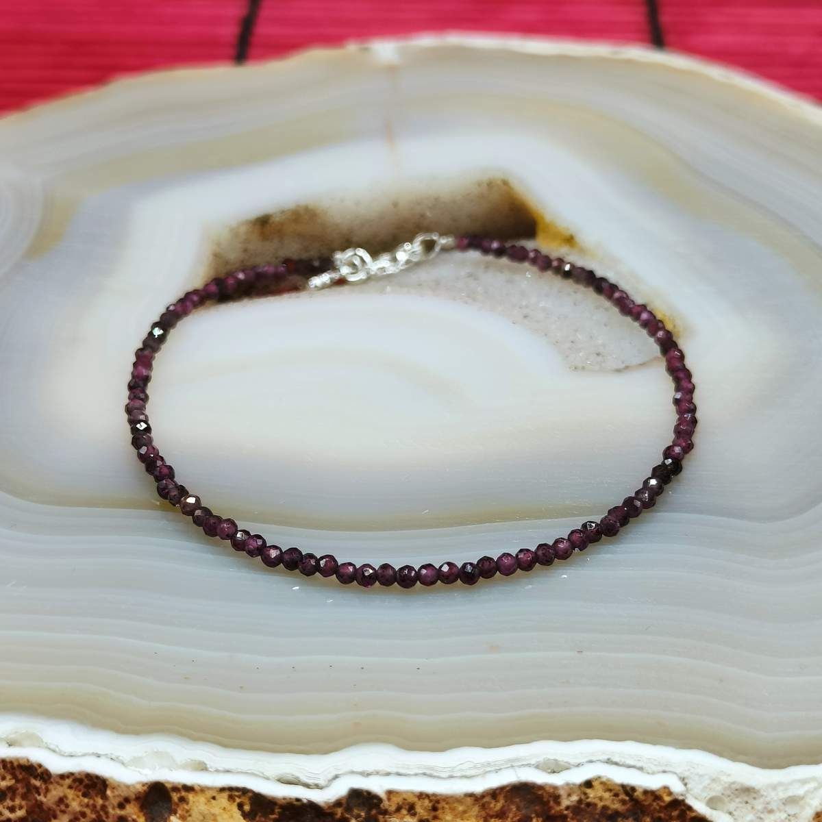 Браслет Гранат 2,2мм огранка 0650