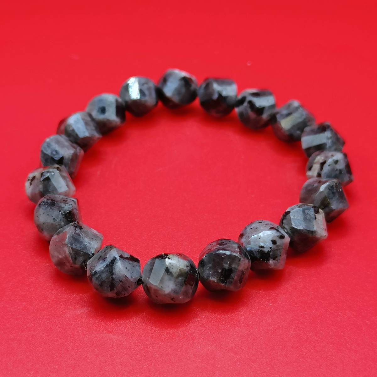 Браслет грань Ларвікіт 10мм 0450