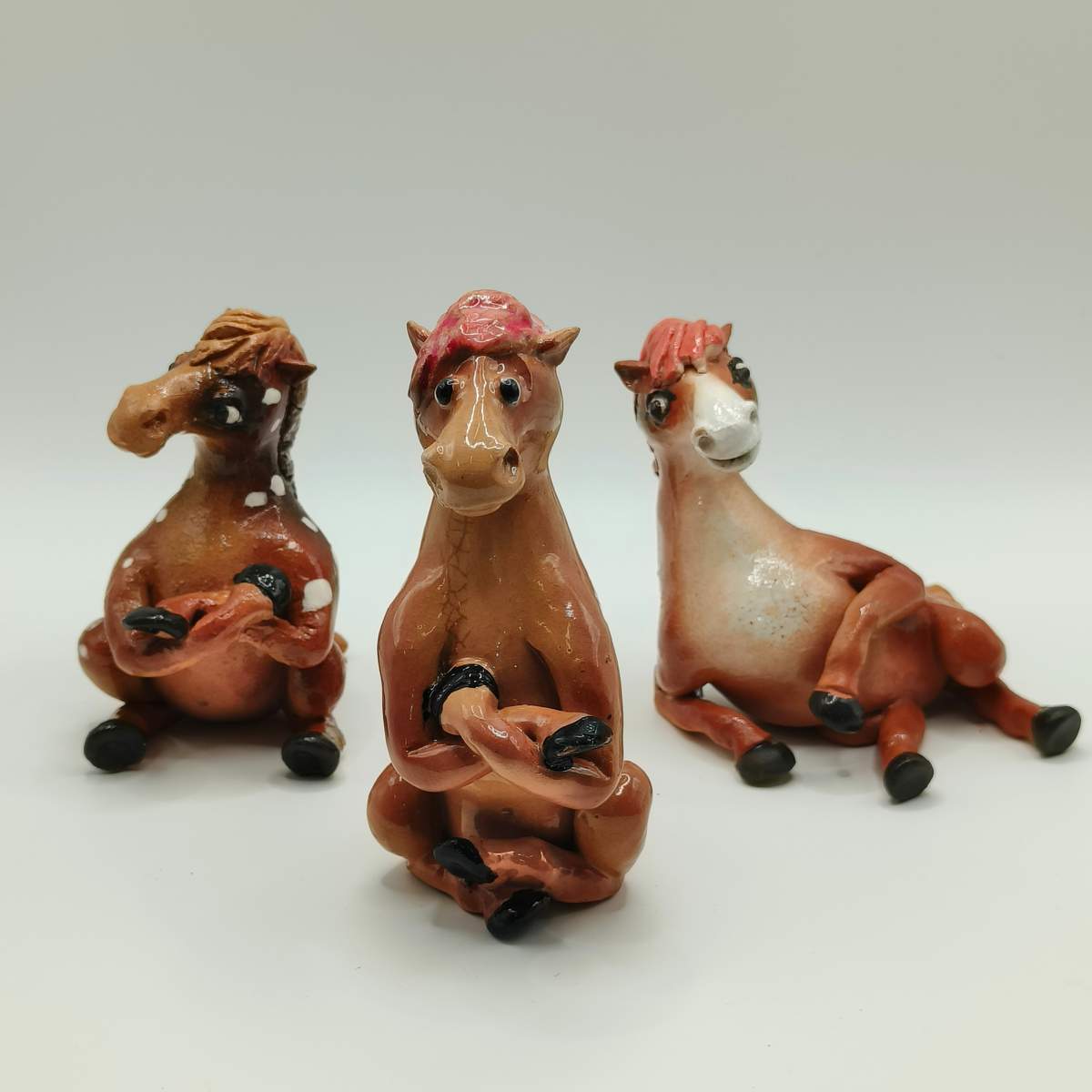 Конячка кольорова кераміка 0550