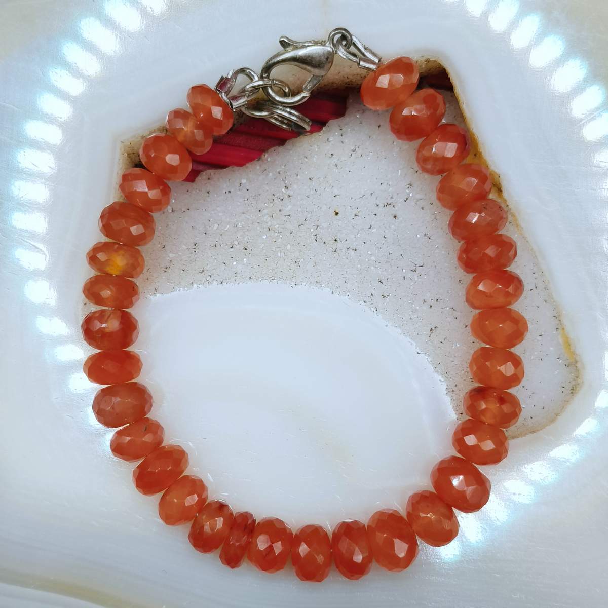 Браслет Сердолік огранка 6мм 01000