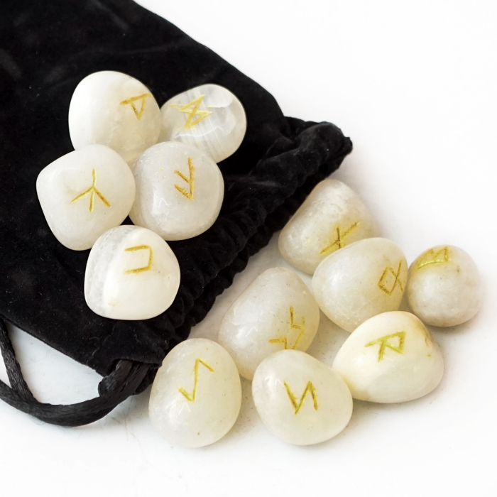 Руни Смугастий агат /білий/ 01200