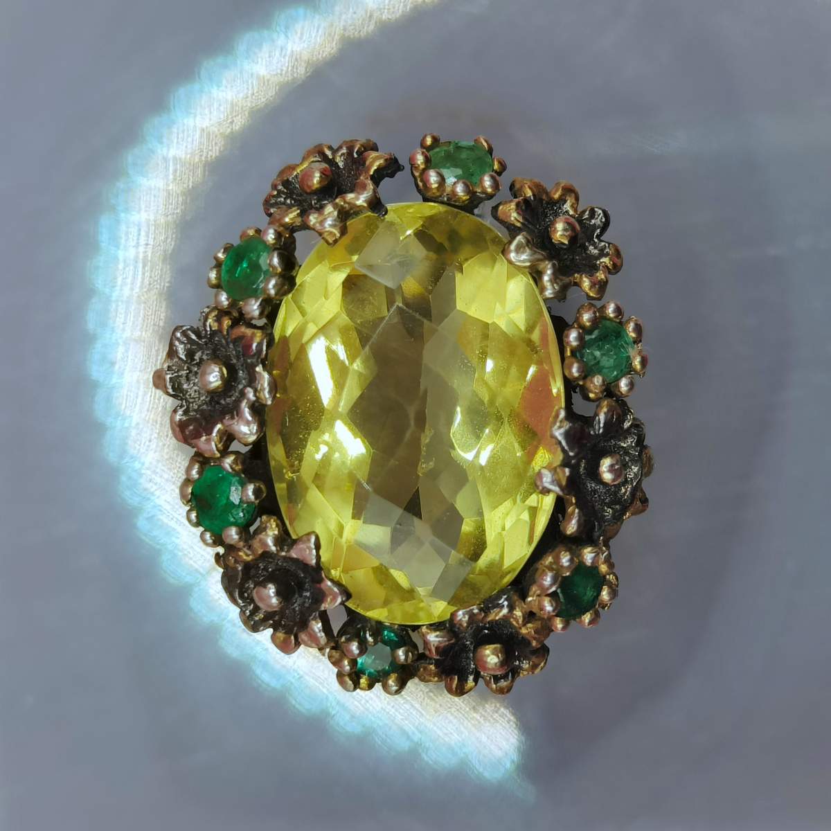 Цитрин+ Смарагд каблучка р.18 012000