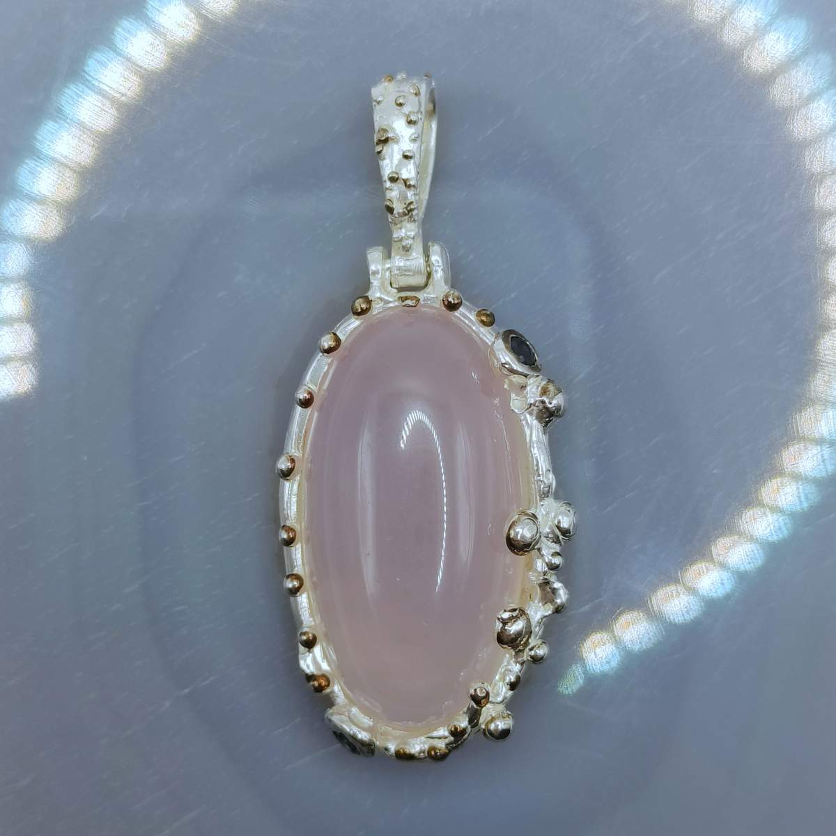 Рожевий кварц, Сапфір кулон 08000