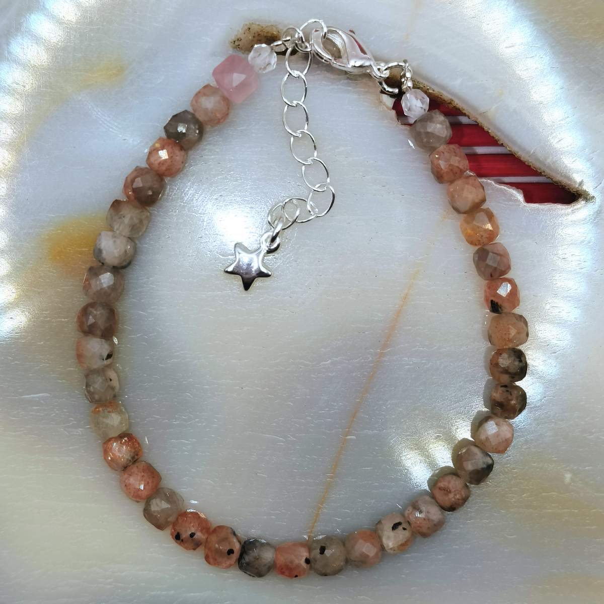 Браслет Місячний Кольоровий куб 4мм 0850