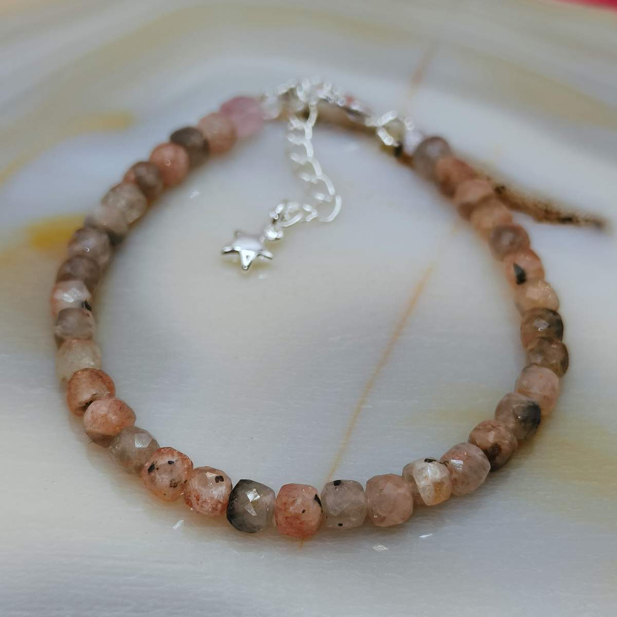 Браслет Місячний Кольоровий куб 4мм 0850