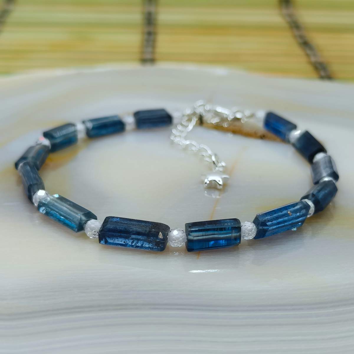 Браслет Кіаніт синій палички 02700