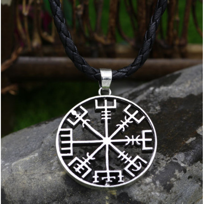 Кулон «Вегвізир» білий метал 0300